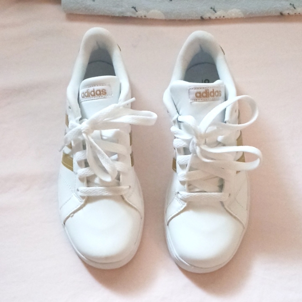 Adidas white with gold stripes size 3